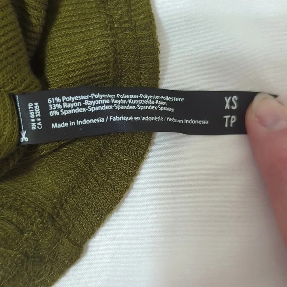 UO Mock Neck Drop Sleeve Top, Color Green Size XS-TP - Picture 11 of 12